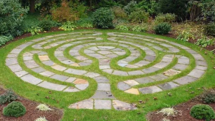 12 Clever Ways to Use Rocks in Your Landscaping That’ll Catch Everyone’s Eye