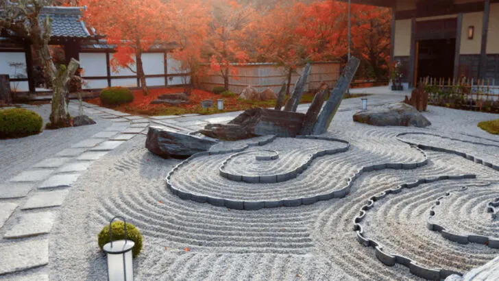 14 Landscaping Ideas Without Grass and 7 That Usually Disappoint