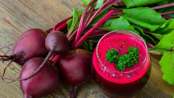 15 Vegetables That Grow Well in Containers (And 6 That Don’t Like Tight Spaces)