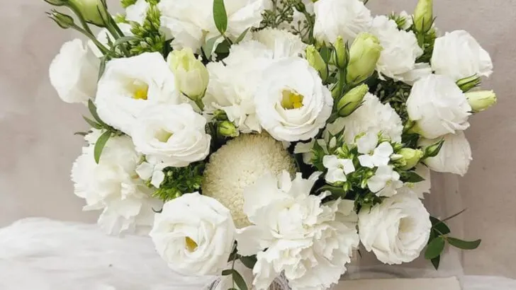 17 Wedding-Ready Flowers That Won’t Sweat or Fade—Even in July Heat