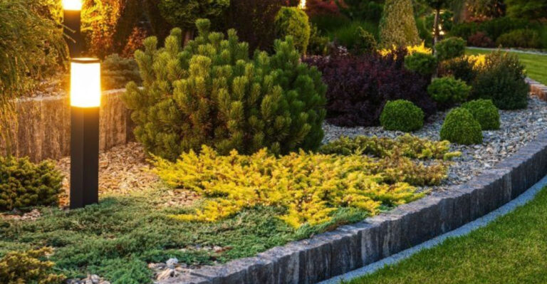 22 Ways to Use Color in Your Backyard for a Cheerful Summer Look