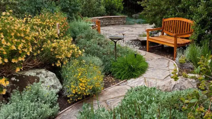 8 Garden Trends That Are Quietly Disappearing and 10 That Are Taking Over Instagram