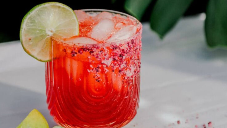 8 Summer Cocktails That Taste Like a Garden and 10 That Look Like a Sunset
