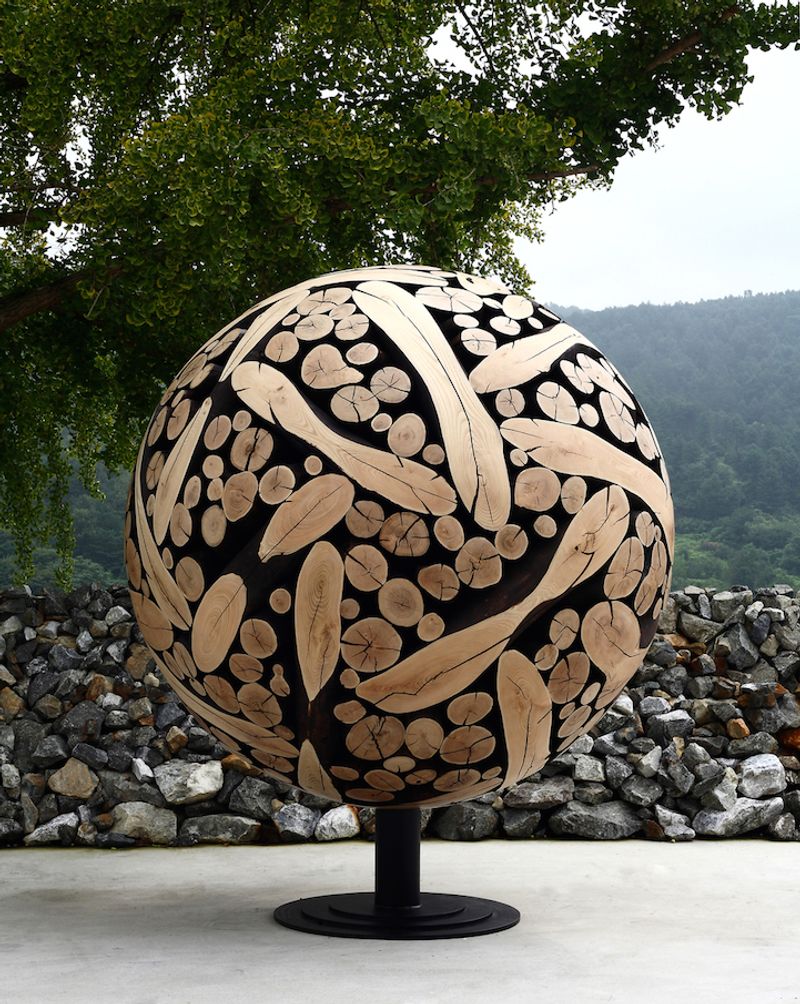 Artistic Sculptural Pieces