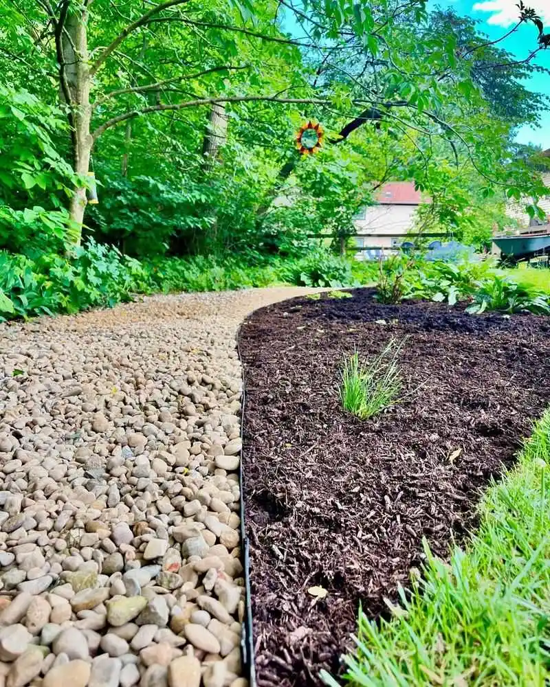 Gravel Paths With Clear Edging