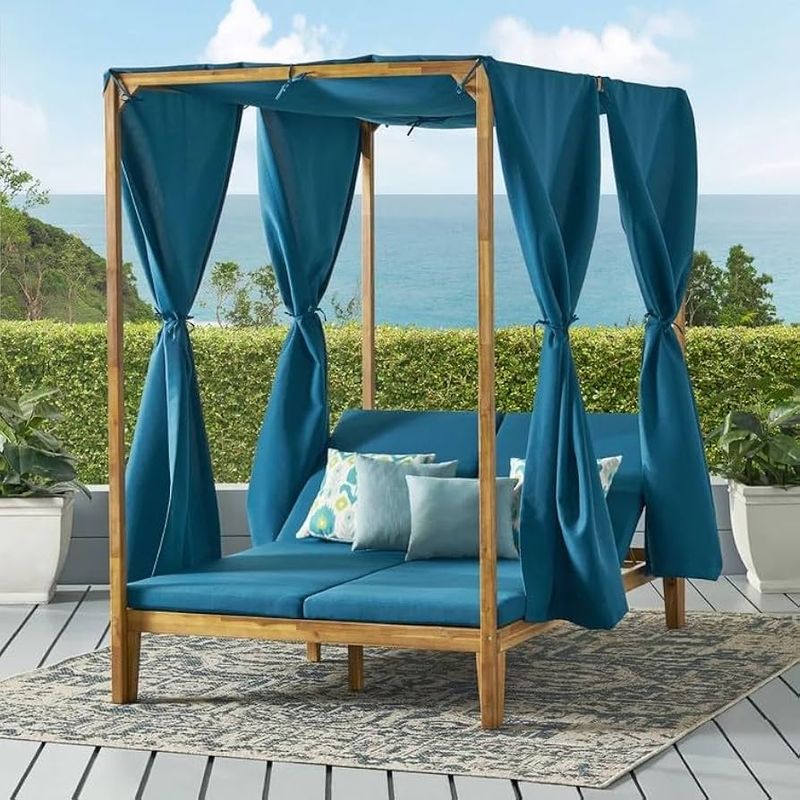 Canopy Daybed Retreat