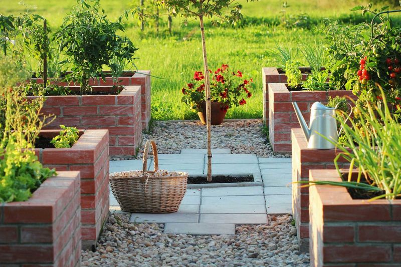 Design #4: Vertical Raised Bed