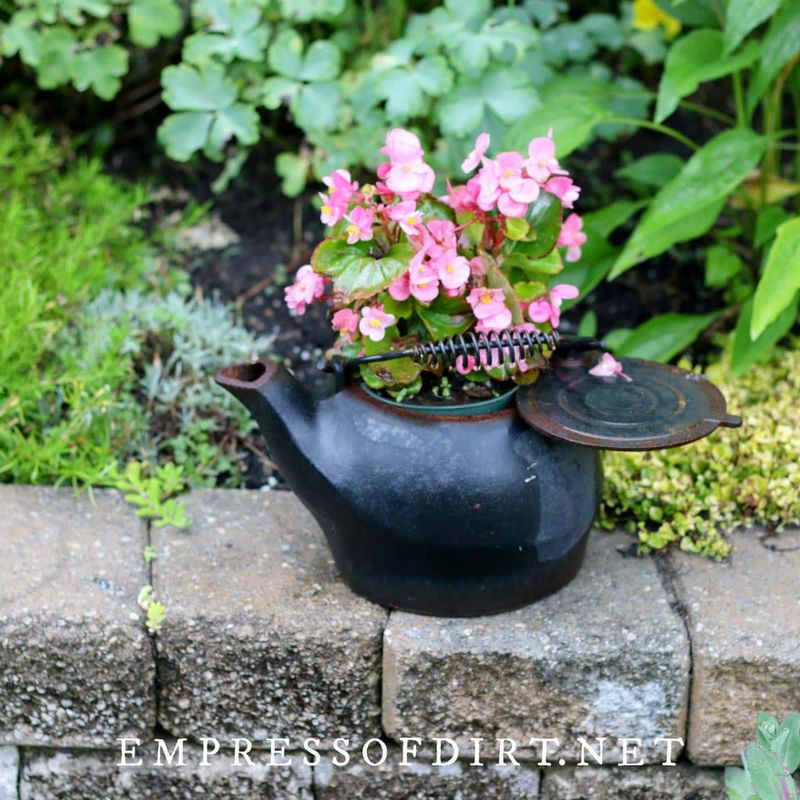 Kettle Planters