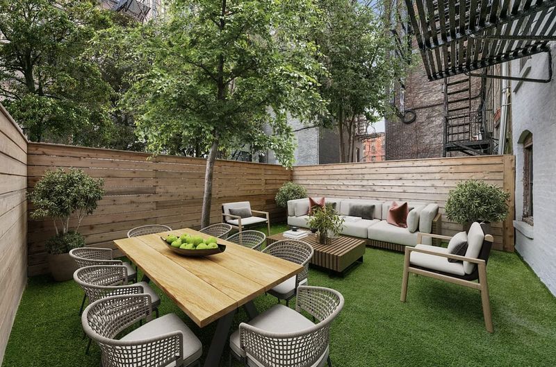 Modern Minimalist Seating