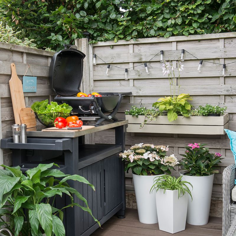 Outdoor Kitchen Corner