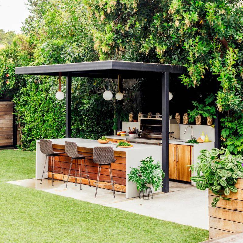 Outdoor Kitchen