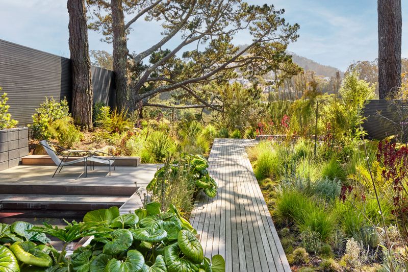 Tired Trend: Monochrome Gardens