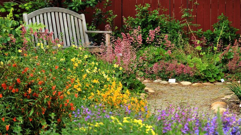 Build A Garden That Extends Beyond Summer