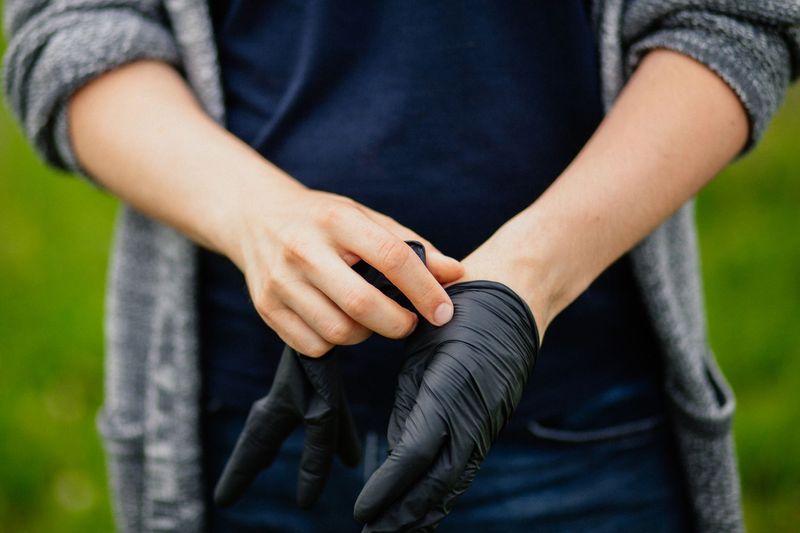 Handle A Dead Bird Without Creating A Health Scare